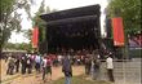 12-07-2008: Les Ardentes sur scène